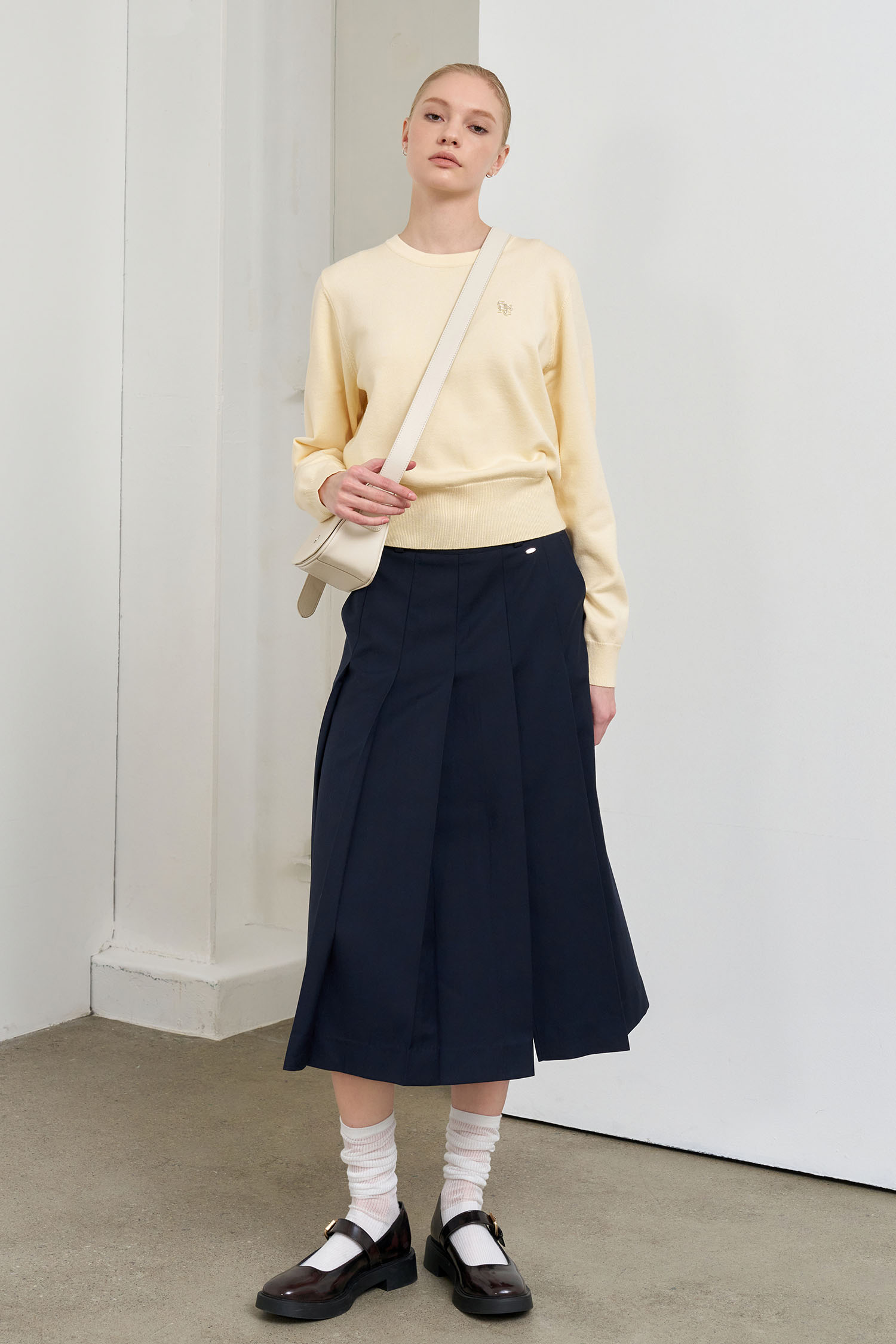定価1万円以上引き！美品！ロゴモノグラムニットプルオーバー / ネイビー GLOBAL WORK ニット セーター メルティロゴプルオーバー/115959