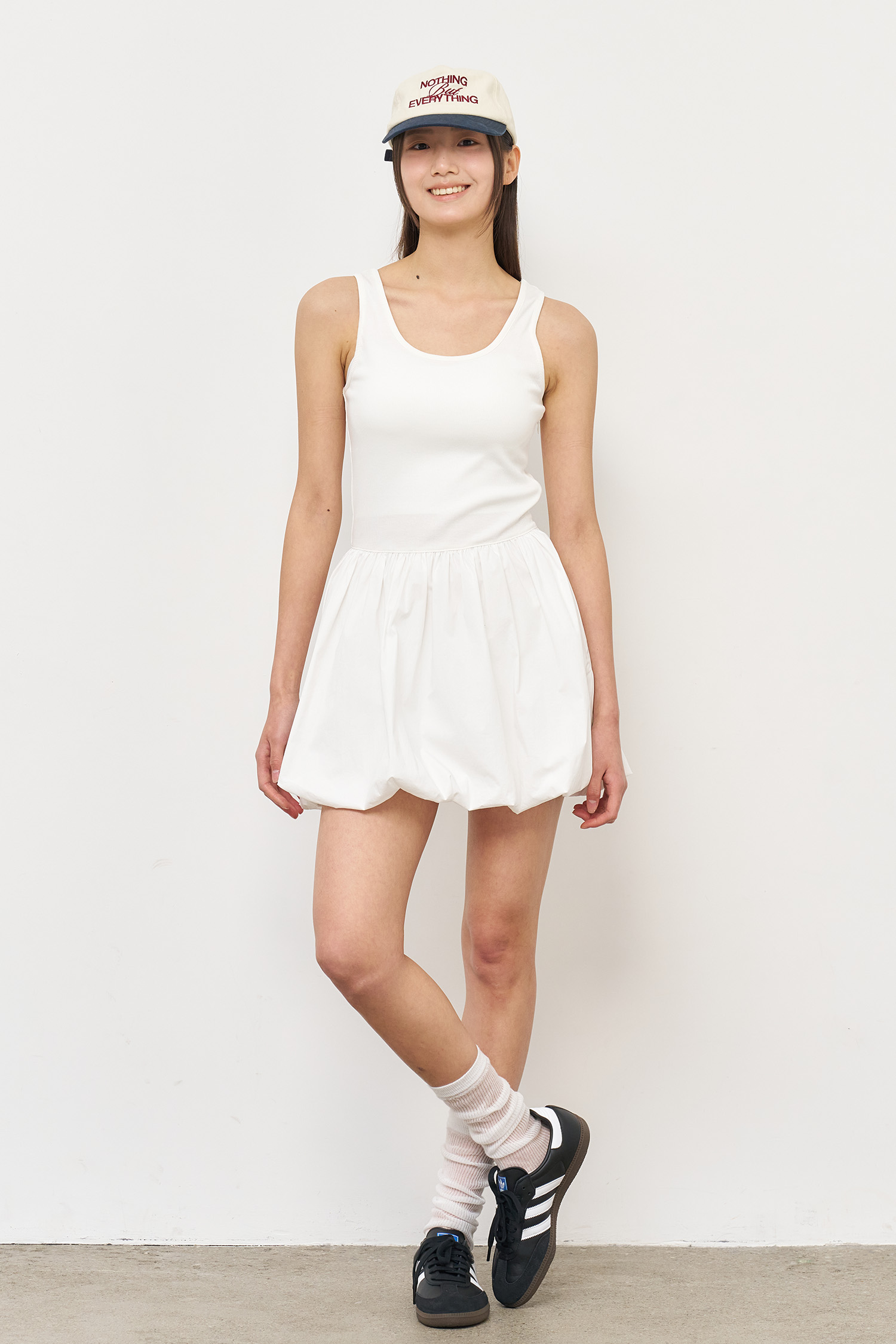 【新品タグ付】Nala ホワイトノースリーブミニワンピース S 新品タグ付】Nala ホワイトノースリーブミニワンピース S ホワイト