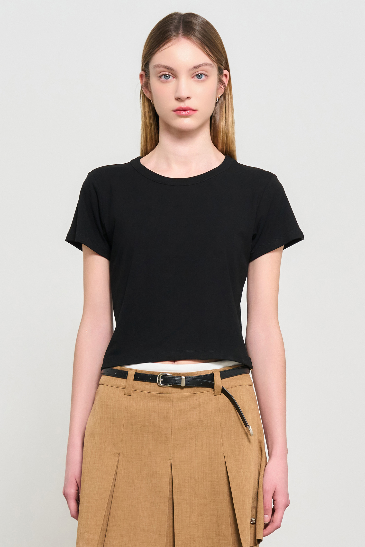 WOMAN 에센셜 베이직 반팔 티셔츠 [BLACK]