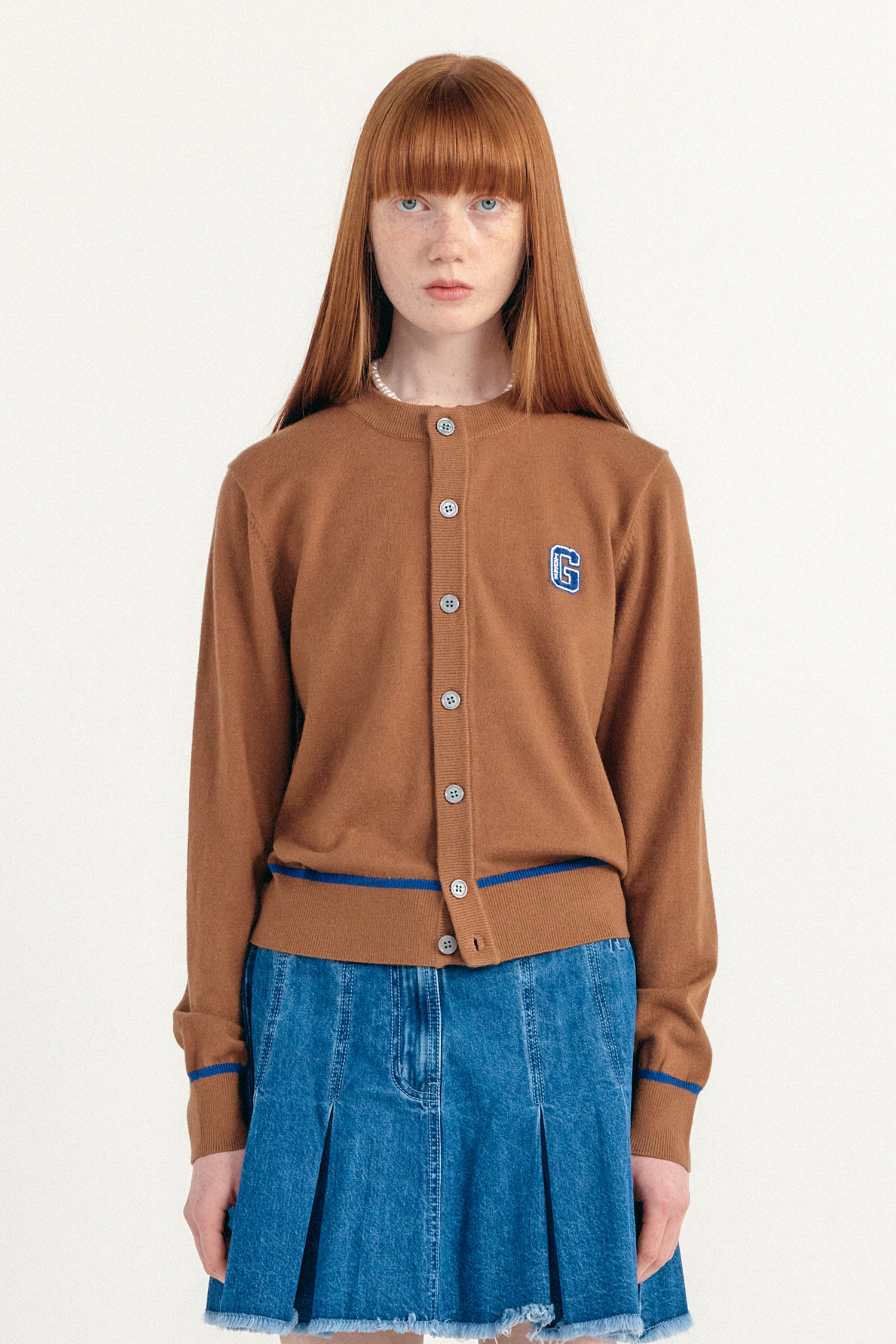 UNISEX GNRL 크루넥 가디건 [BROWN]