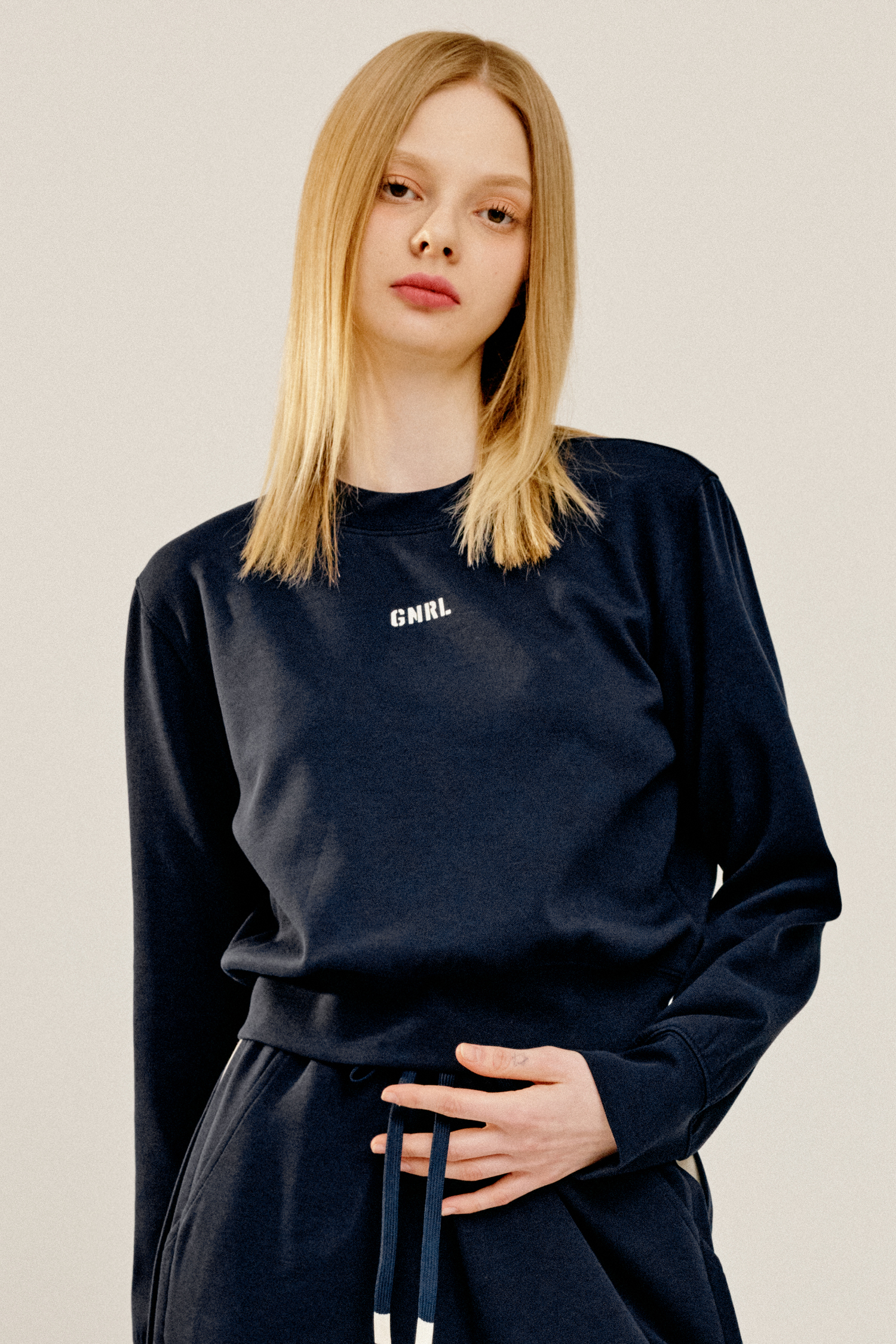 UNISEX GNRL 스웨트 셔츠 [NAVY]