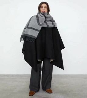 그레이 패턴 털 목도리   Grey patterned fur scarf