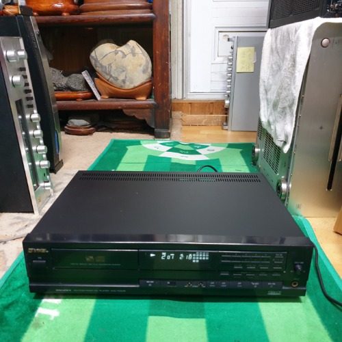 인켈 CD 플레이어 VCD-7040R