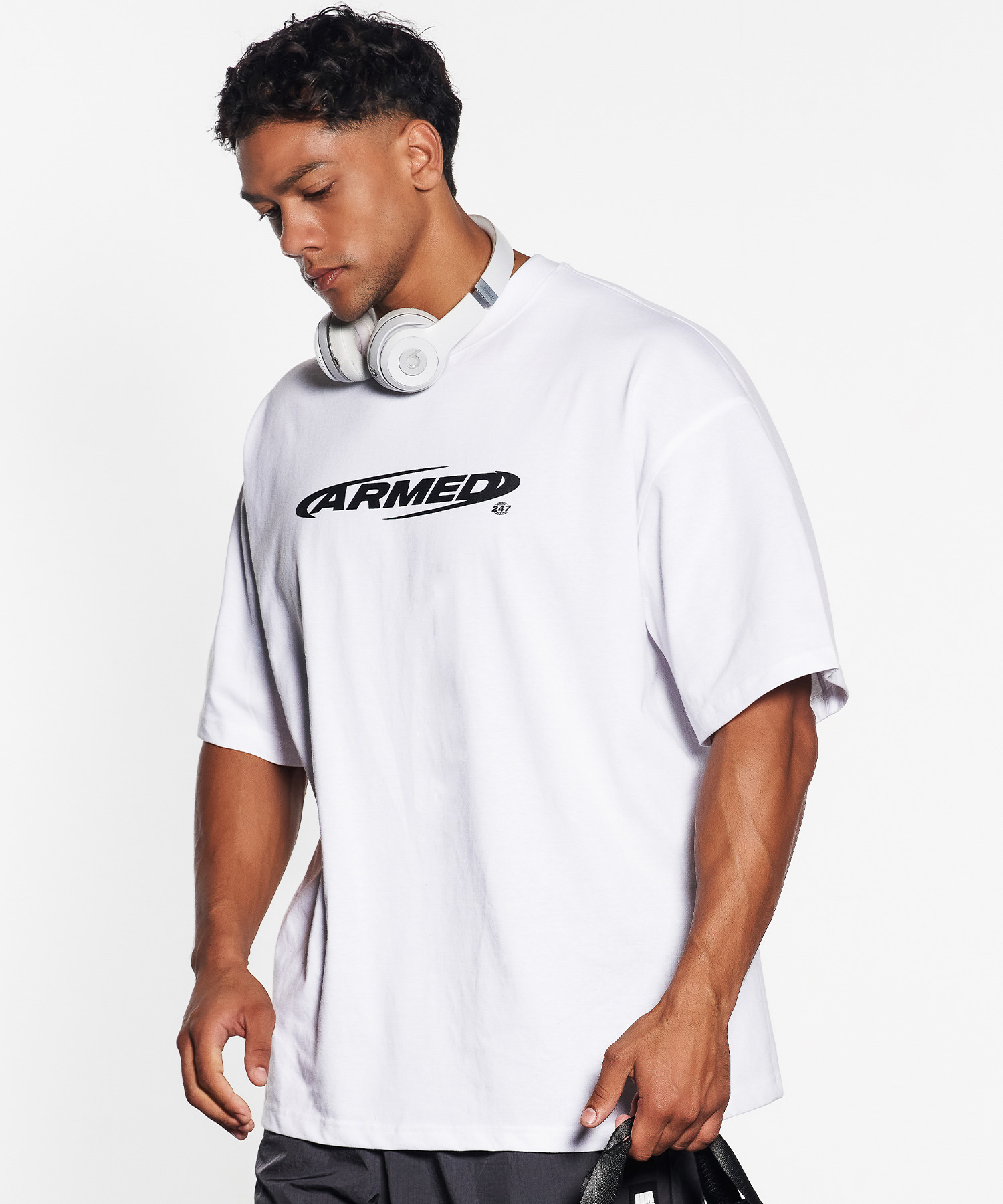 ARMED 오버핏 T-SHIRT [화이트]