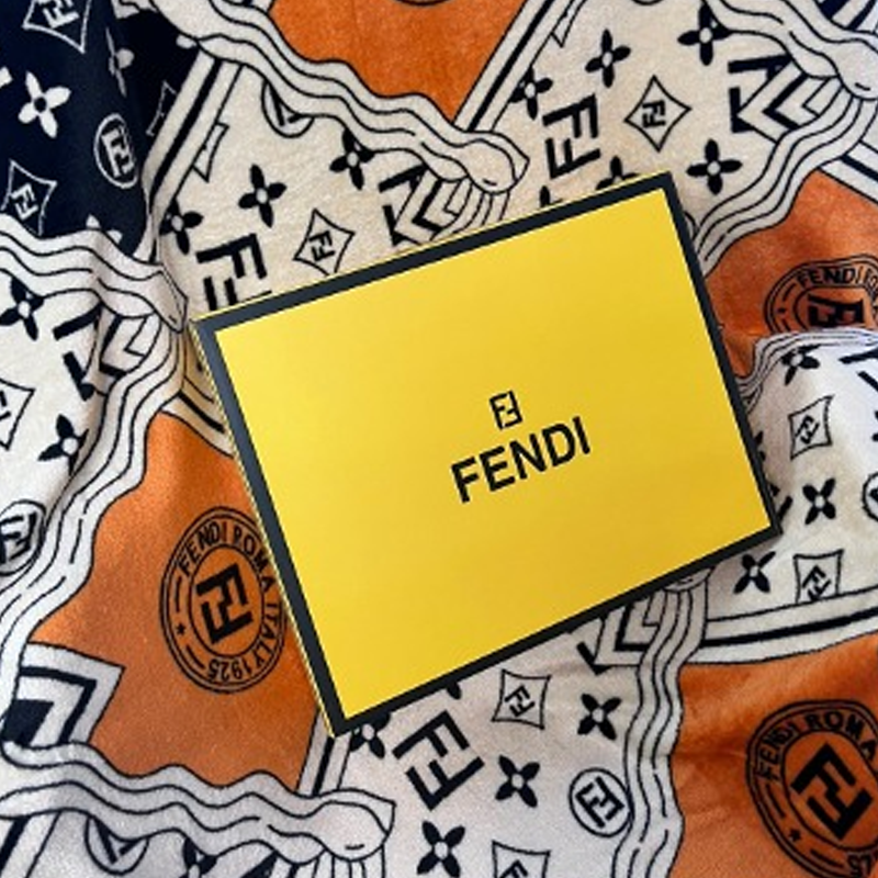 FENDI 패턴 로고 담요  ☆박스구성