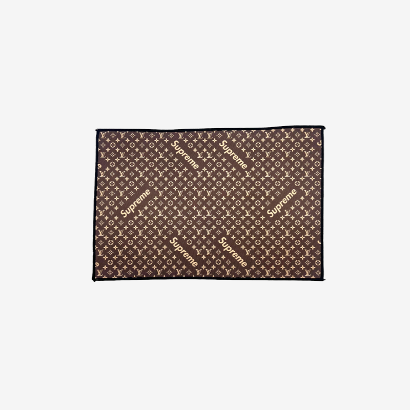 LOUIS VUITTON x SUPREME 콜라보 모노그램 발매트(브라운)