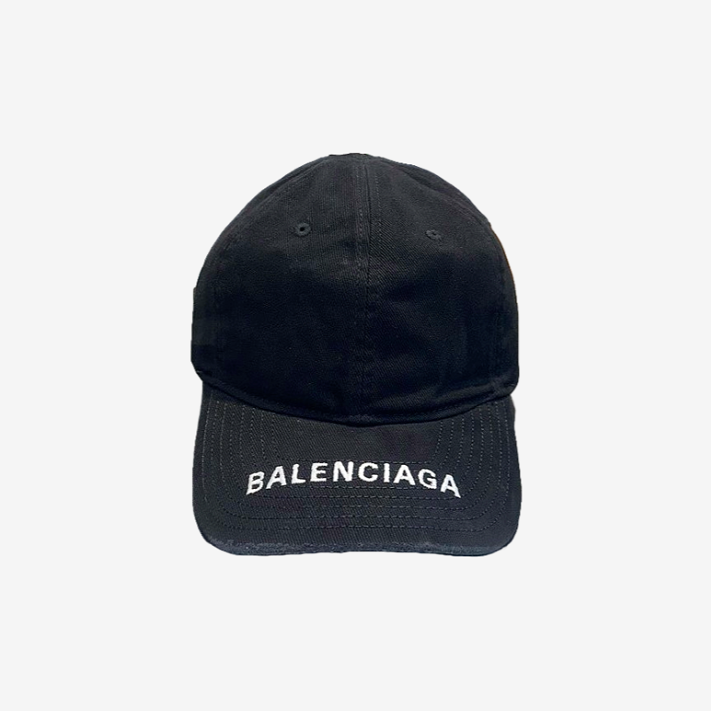 BALENCIAGA 화이트 레터링 볼캡(블랙)