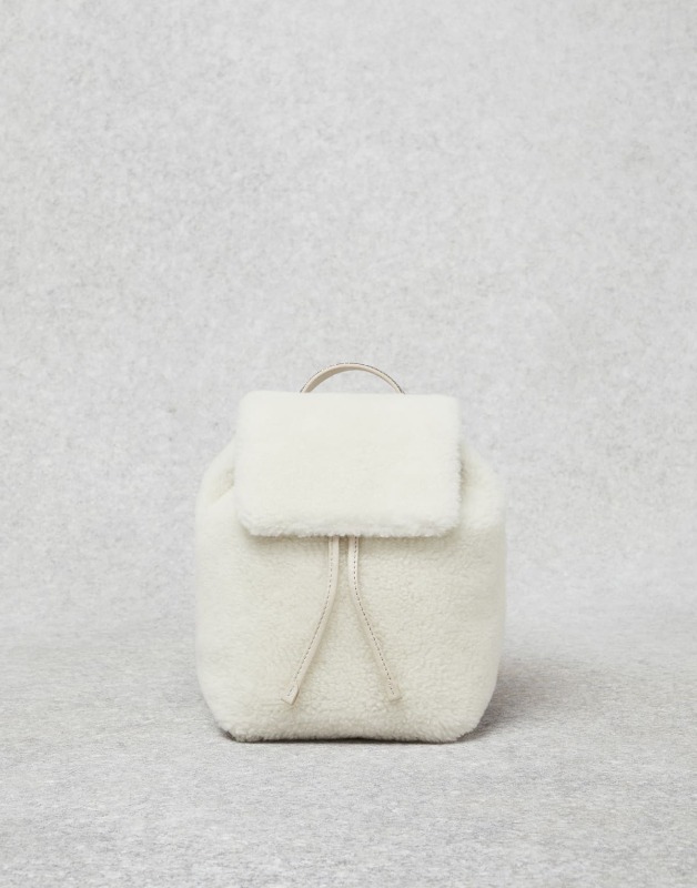 브루넬로 쿠치넬리  Virgin wool and cashmere fleecy backpack with shiny handle 232MB50D2495