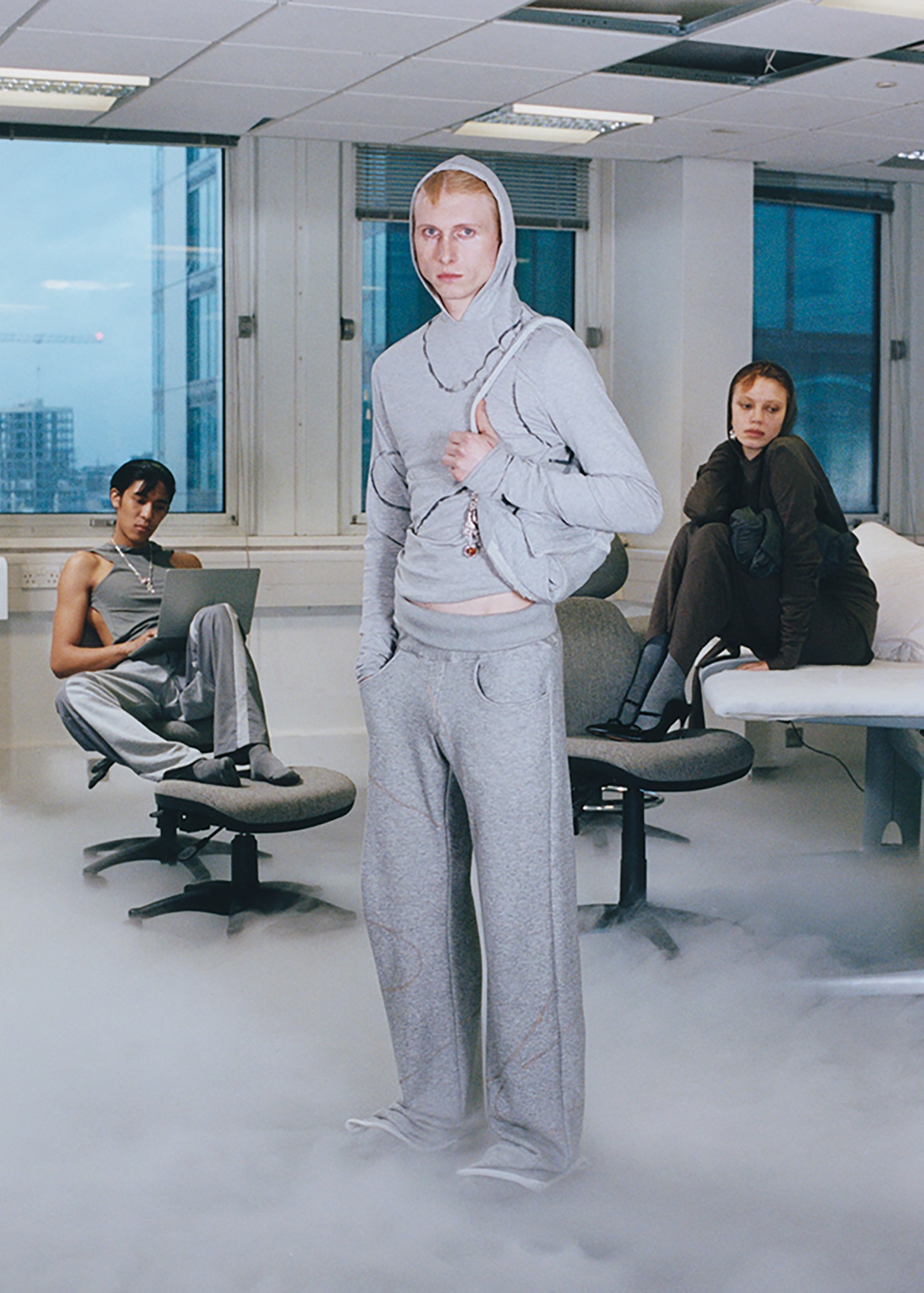 【関税込み】Mainline:RUS/Fr.CA/DE グレー Kit フーディ BRAND+│MAINLINE: RUS/FR.CA/DE - SHOP LCDC