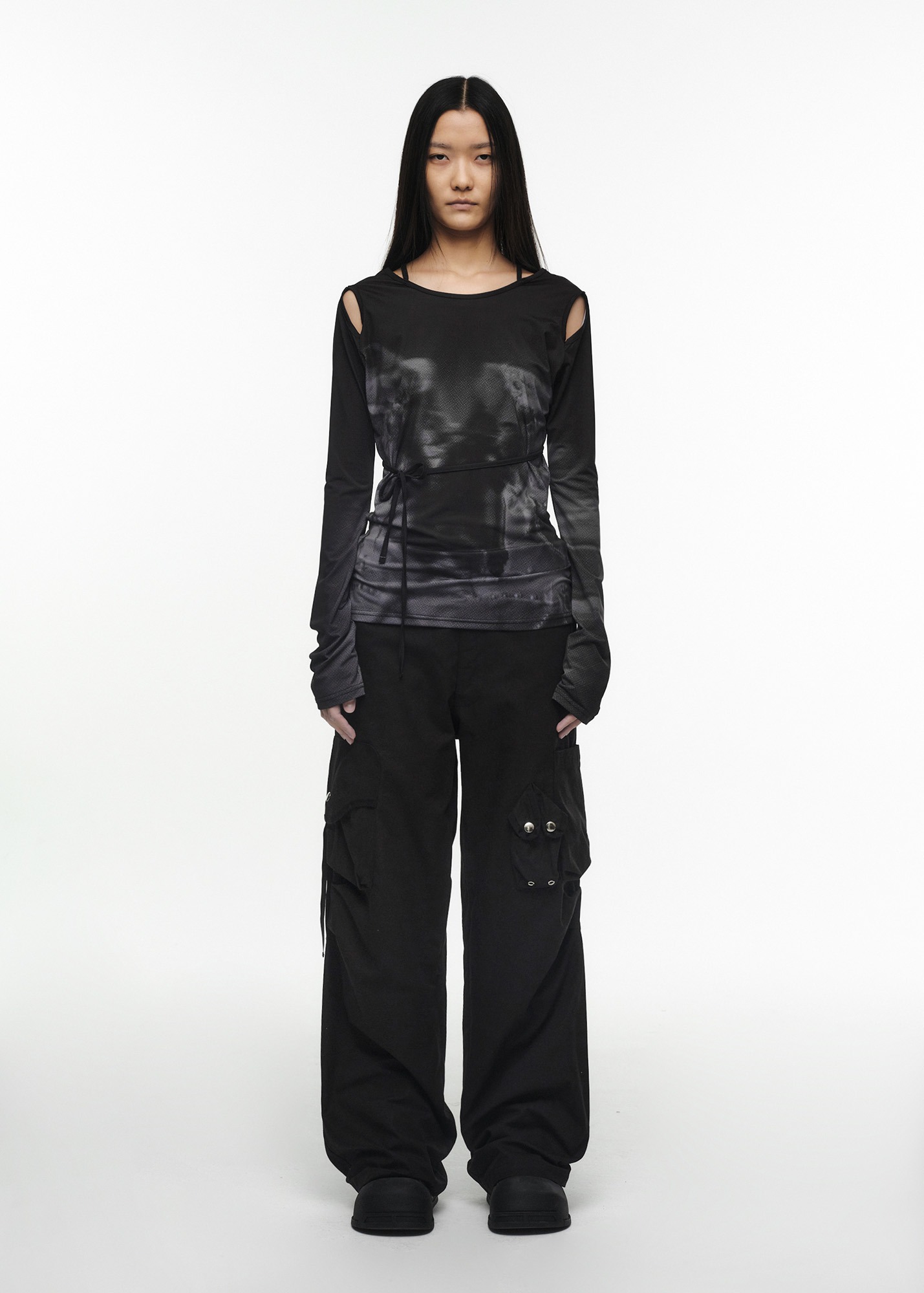 나체 CUT-OUT SLIM FIT LONG SLEEVE (BLACK)