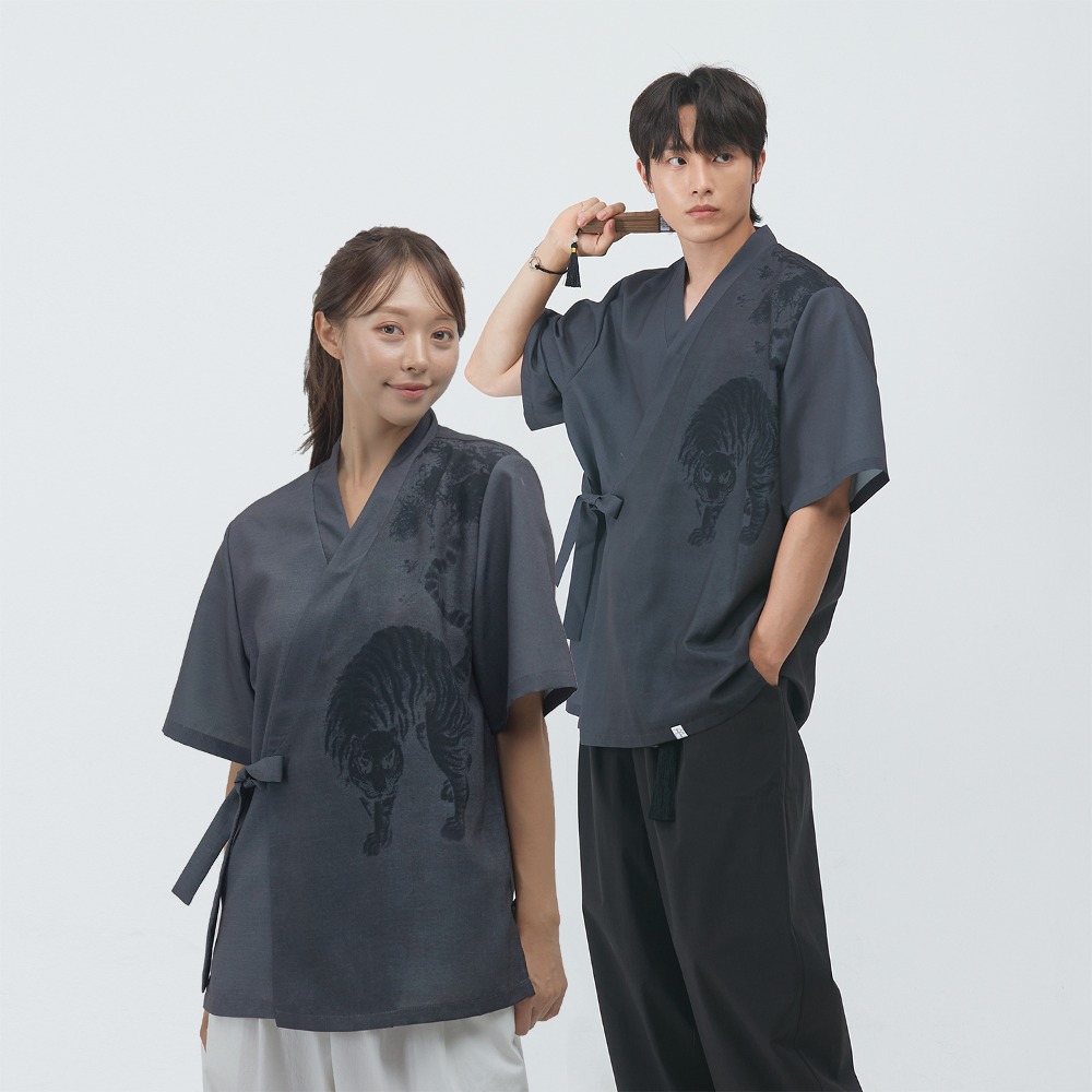 Minhwa (folk painting) tiger Short-sleeve Jeogori [Grey]
