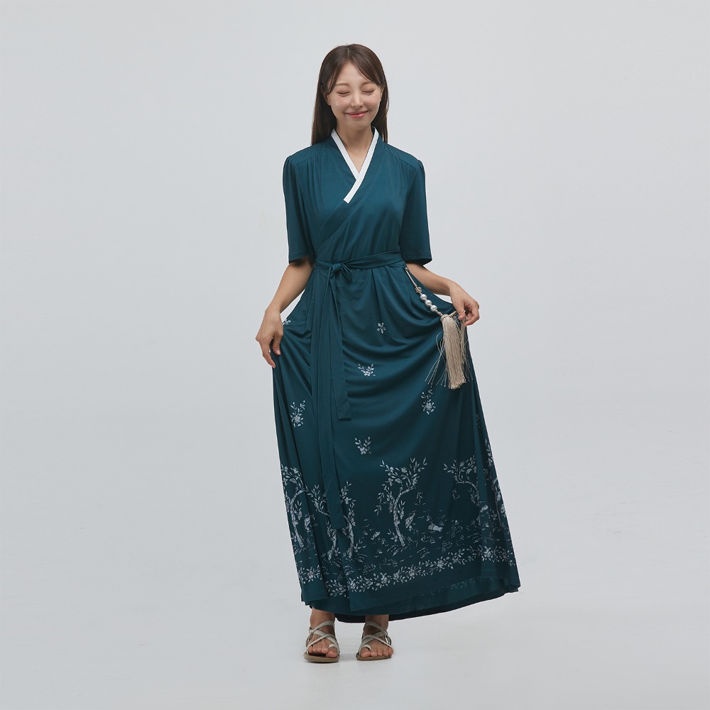 Willow Mother-of-pearl Injeolmi Hanbok Dress [green]