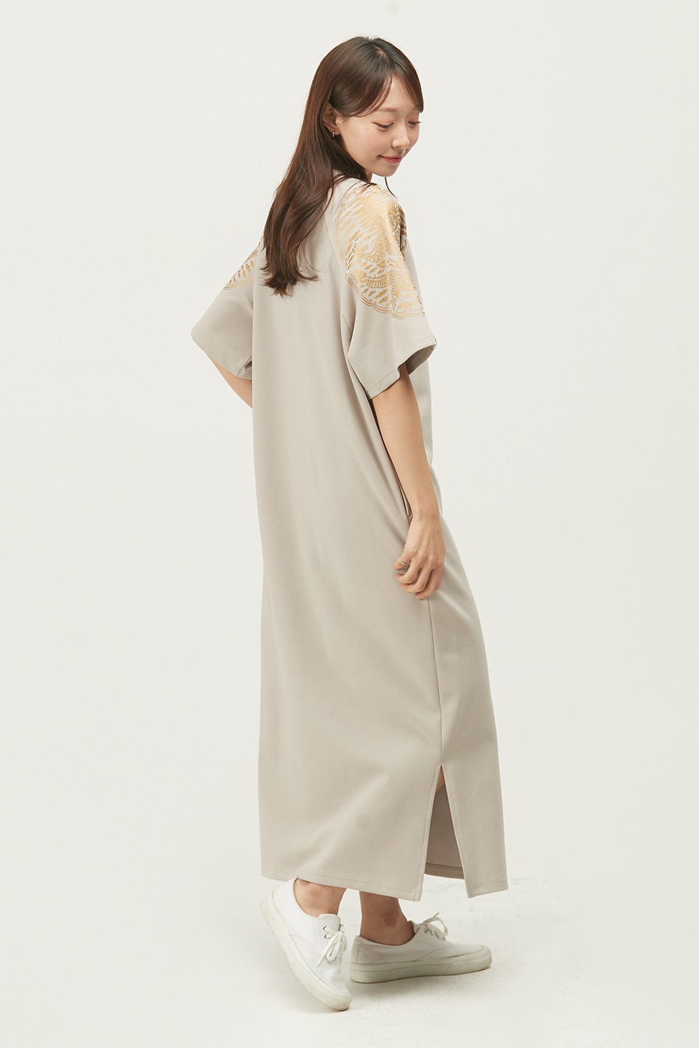 Dragon T-shirt Dress [Beige]