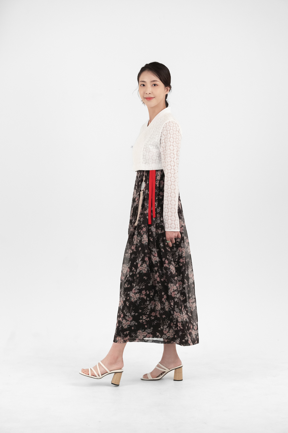 long dress model image-S24L3