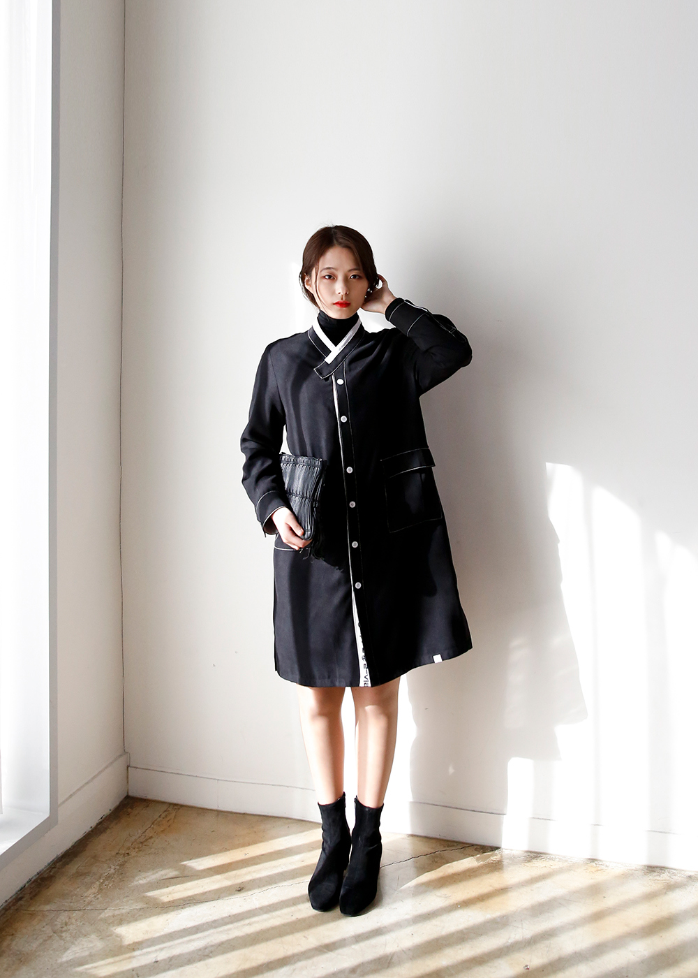 coat model image-S2L1