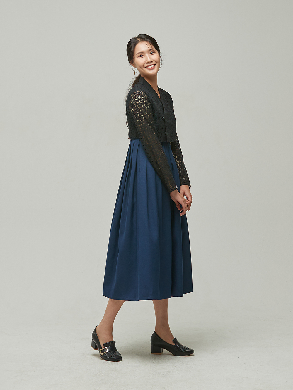 long dress model image-S11L8