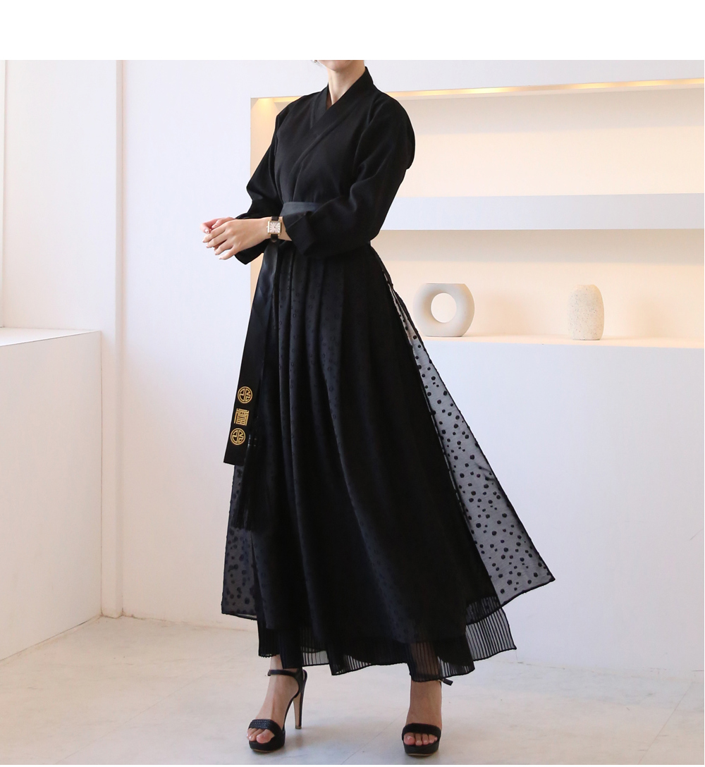 long skirt model image-S3L4