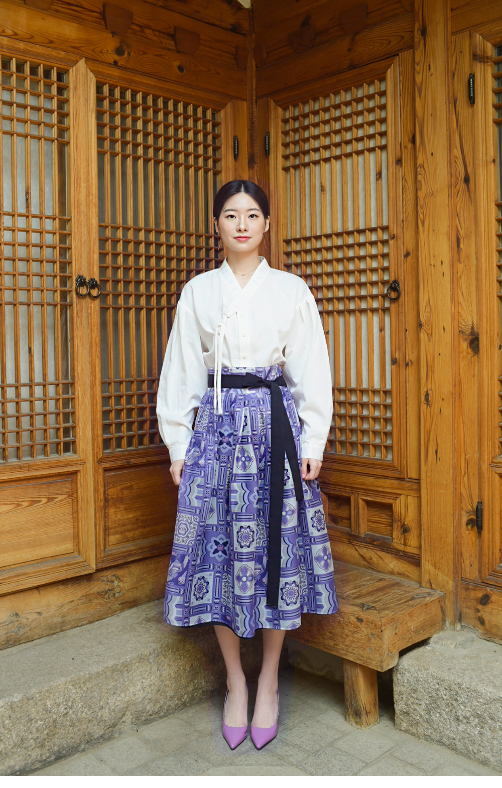 long skirt model image-S22L3