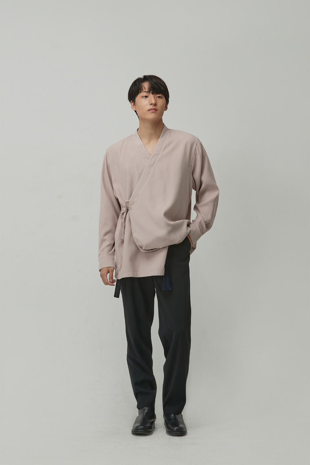 long sleeved tee model image-S25L3