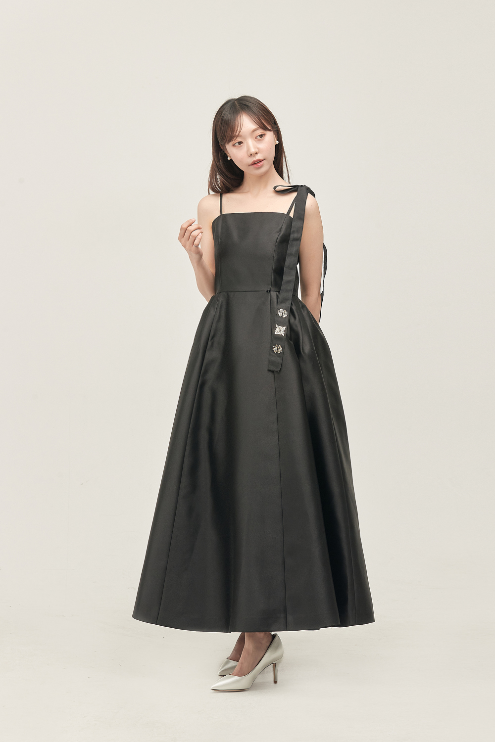 long dress model image-S59L9