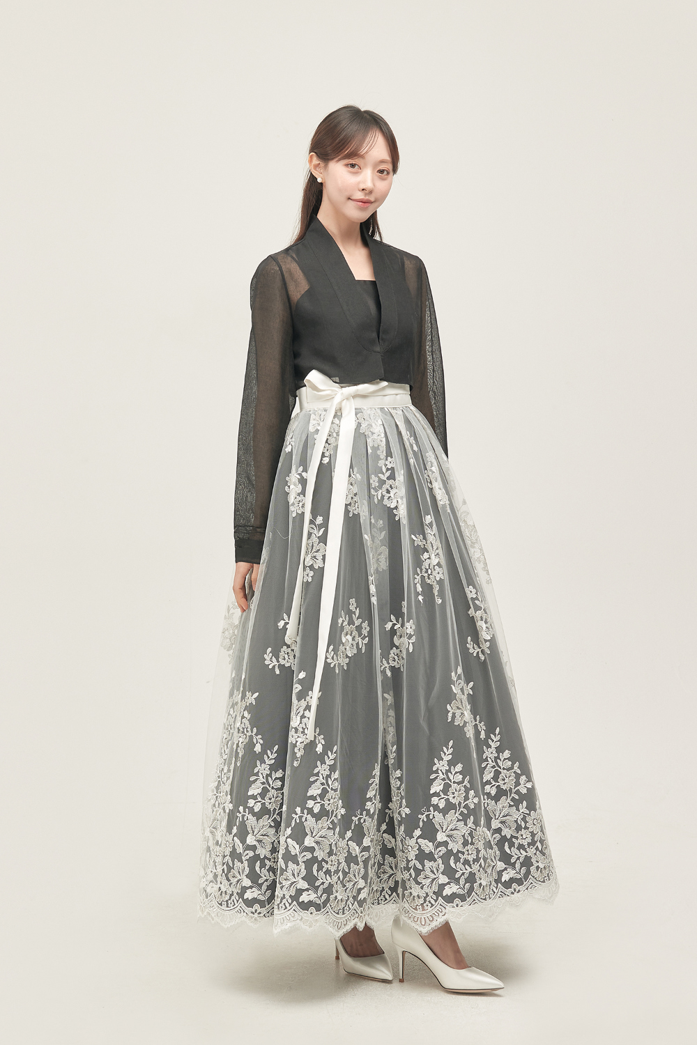 long skirt model image-S62L1