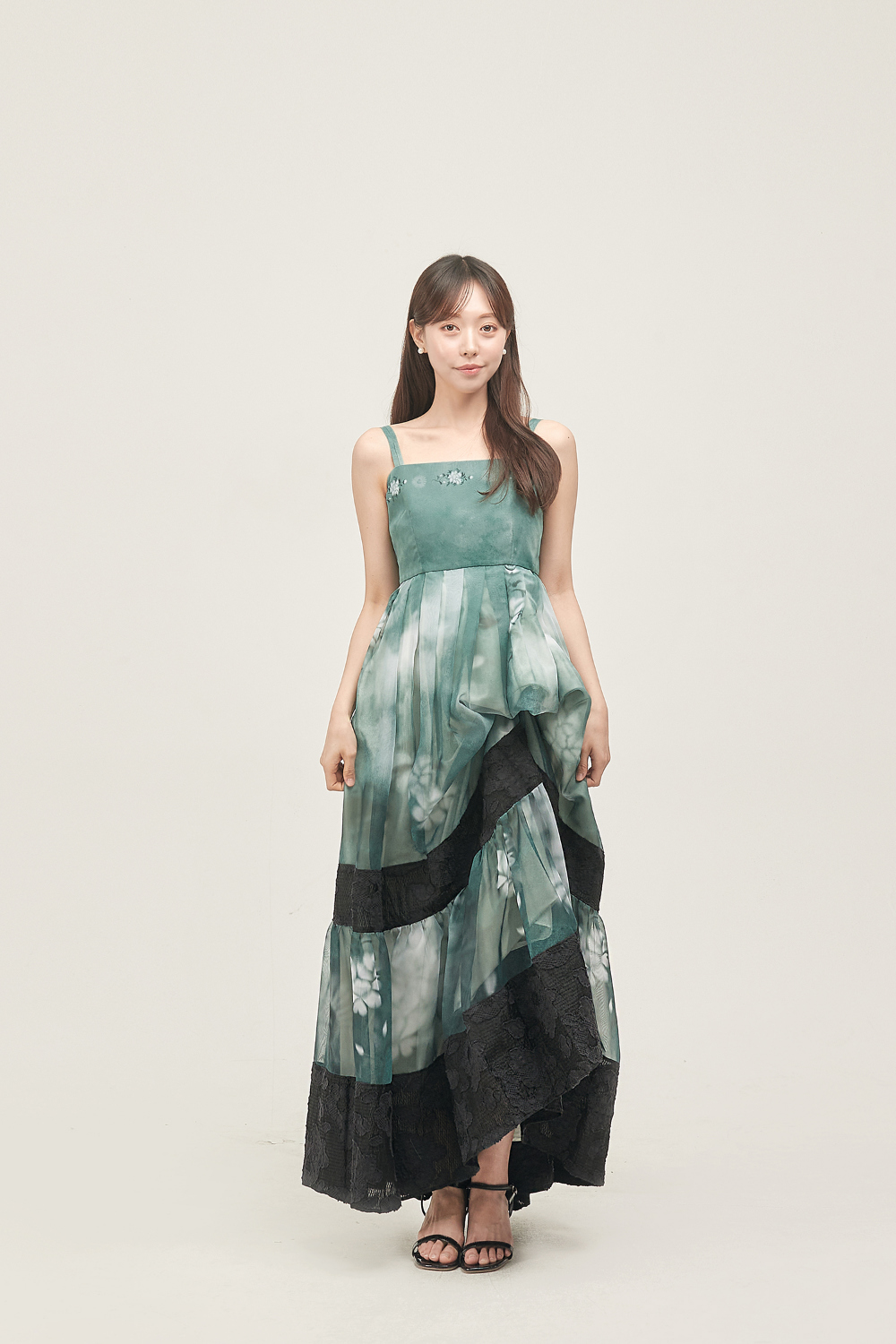 dress model image-S42L11