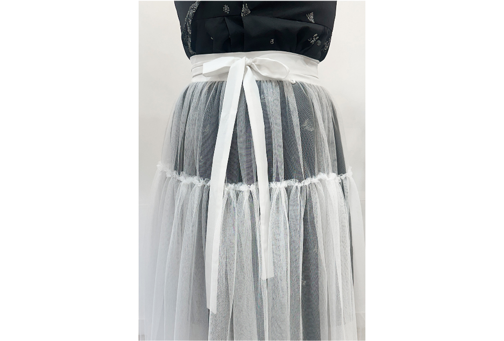 long skirt detail image-S63L4