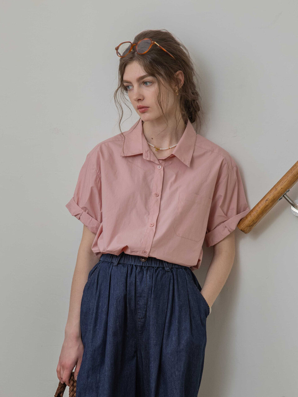 SYNA daily rolled-up sleeve shirt_chalk pink