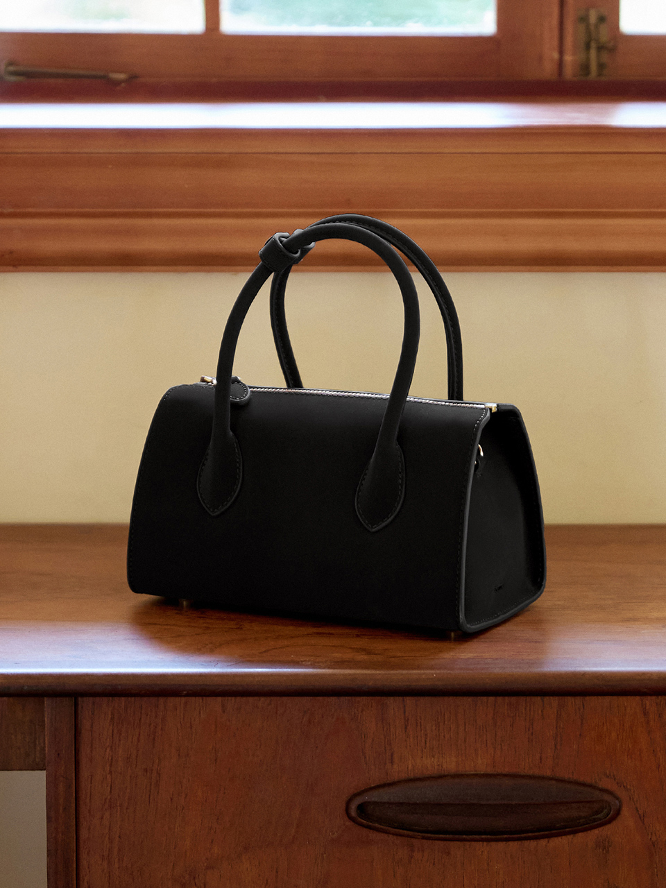 【LENINA】 BESSIE mini tote cross bag ●送料・関税込● MUSINSA | LENINA BESSIE mini tote cross bag_BLACK