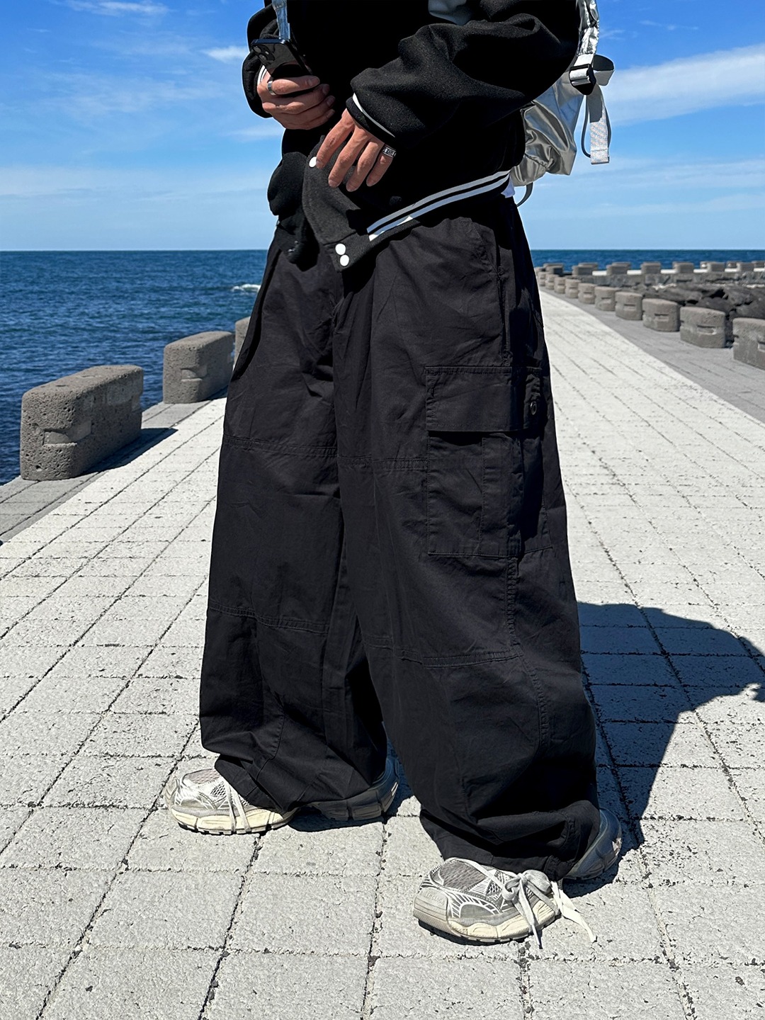 MI deep-tuck cargo balloon pants