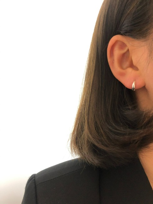 Classic one-touch earring
