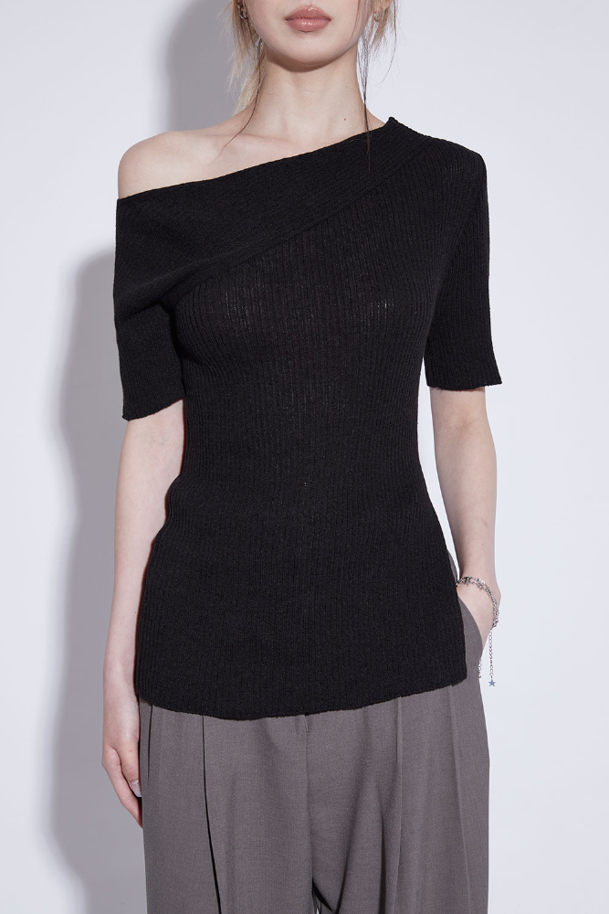 unbalance neck knit top (3c)