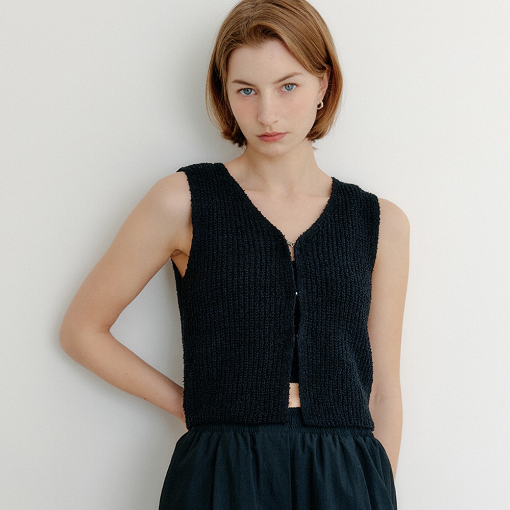 글로리아 훅 슬리브리스 니트_블랙 / GLORIA HOOK SLEEVELESS KNIT_BLACK