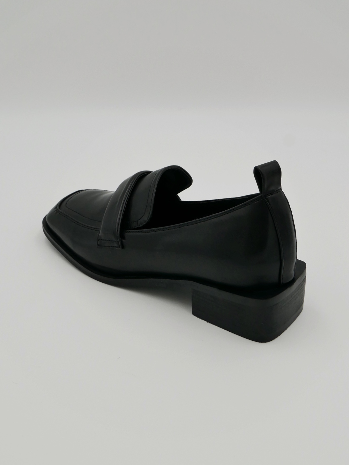 Square Loafer_Black