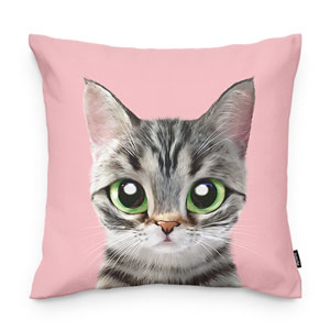 Momo the American shorthair cat Throw Pillow
