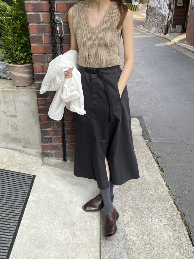 belted A-line long skirt with front slit
