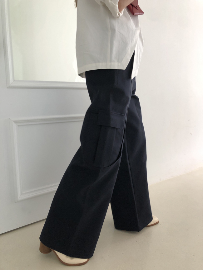 wide-leg trousers with side pocket detail