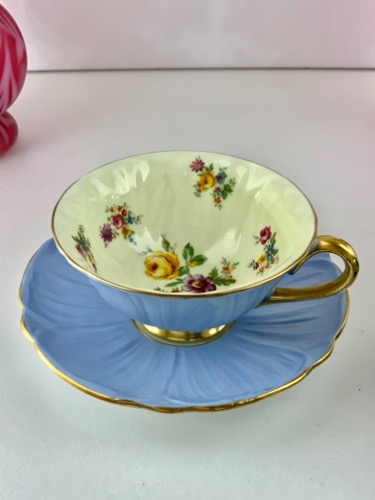 쉘리 올렌더 (발달린) #13437 티 컵&amp;소서 Shelley Oleander (Footed) #13437 Tea Cup &amp; Saucer circa 1941-1966