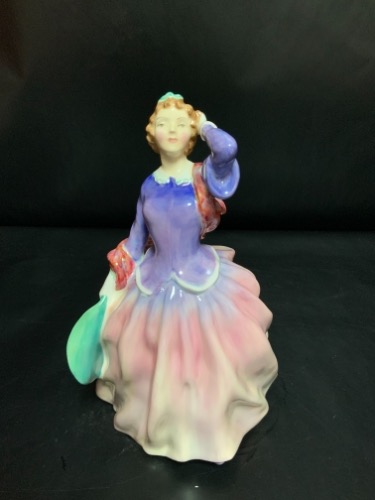 로얄 돌턴 &quot;Blithe Morning&quot; 피겨린  Royal Doulton &quot;Blithe Morning&quot; Figurine circa 1948