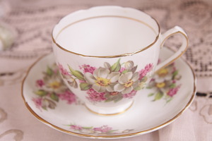 더치스 영국 본 차이나 컵&amp;소서 Duchess England Bone China Cup &amp; Saucer circa 1960