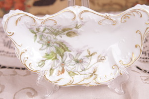 Coiffe 리모지 본 디쉬  Elite (Bawo &amp; Dotter)공장 데코 Coiffe Limoges Bone Dish Elite (Bawo &amp; Dotter) Factory Decorated circa 1890 .