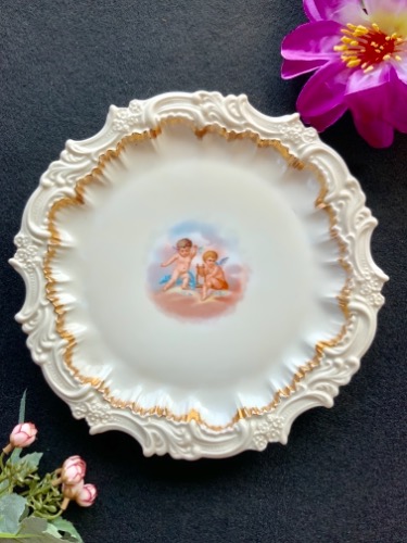 Tressemanes &amp; Vogt 리모지 천사 기념품 플레이트 Tressemanes &amp; Vogt Limoges Cherub Souvenir Plate circa 1900