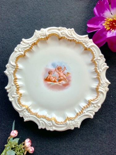 Tressemanes &amp; Vogt 리모지 천사 기념품 플레이트 Tressemanes &amp; Vogt Limoges Cherub Souvenir Plate circa 1900