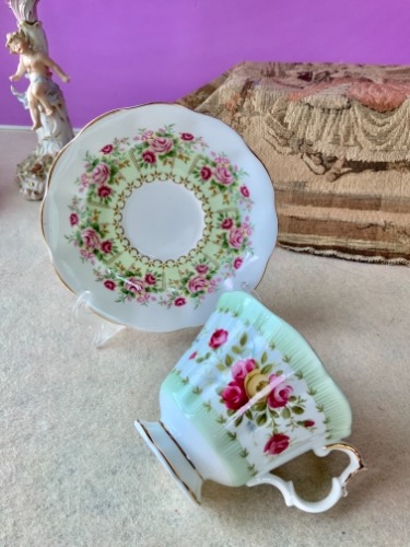 로얄 알버트 &quot;Hyde Park&quot; 시리즈 컵&amp;소서 Albert &quot;Hyde Park Series&quot; Cup &amp; Saucer circa 1950