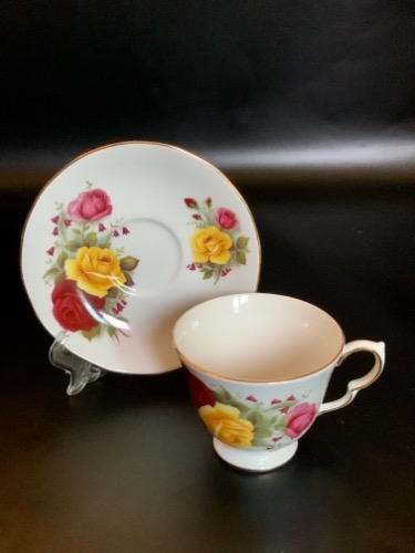 퀸 앤 컵&amp;소서 Queen Anne Cup &amp; Saucer circa 1960