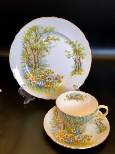 쉘리 &quot;수선화 시간&quot; 컵&amp;소서 트리오 Shelley &quot;Daffodil Time&quot; Cup &amp; Saucer TRIO circa 1950