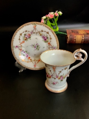 Louis Levinsohn 컵&amp;소서 Louis Levinsohn Hand Painted Cup &amp; Saucer circa 1890