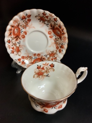 로얄 알버트 &quot;Keepsake&quot; 컵&amp;소서 Royal Albert &quot;Keepsake&quot; Cup &amp; Saucer circa 1950