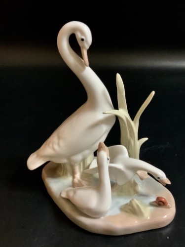 야드로 &quot;Goose and Goslings&quot; 피겨린 Spain &quot;Goose and Goslings&quot; Figurine