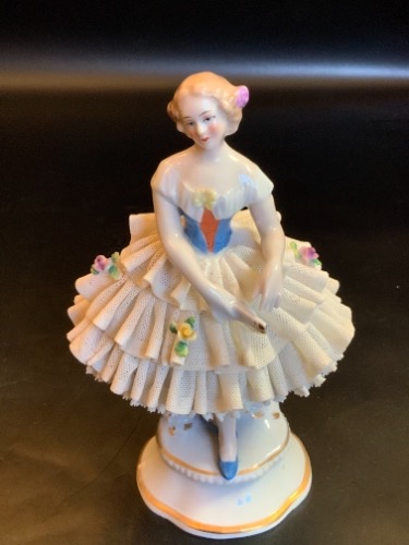 시센돌프 드레스덴 레이스 피겨린 Sitzendorf Dresden Lace Figurine circa 1918